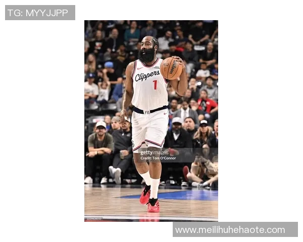 8月8日快船与开拓者激战正酣球迷期待精彩对决与新赛季前瞻 8月8日快船与开拓者激战正酣球迷期待精彩对决与新赛季前瞻